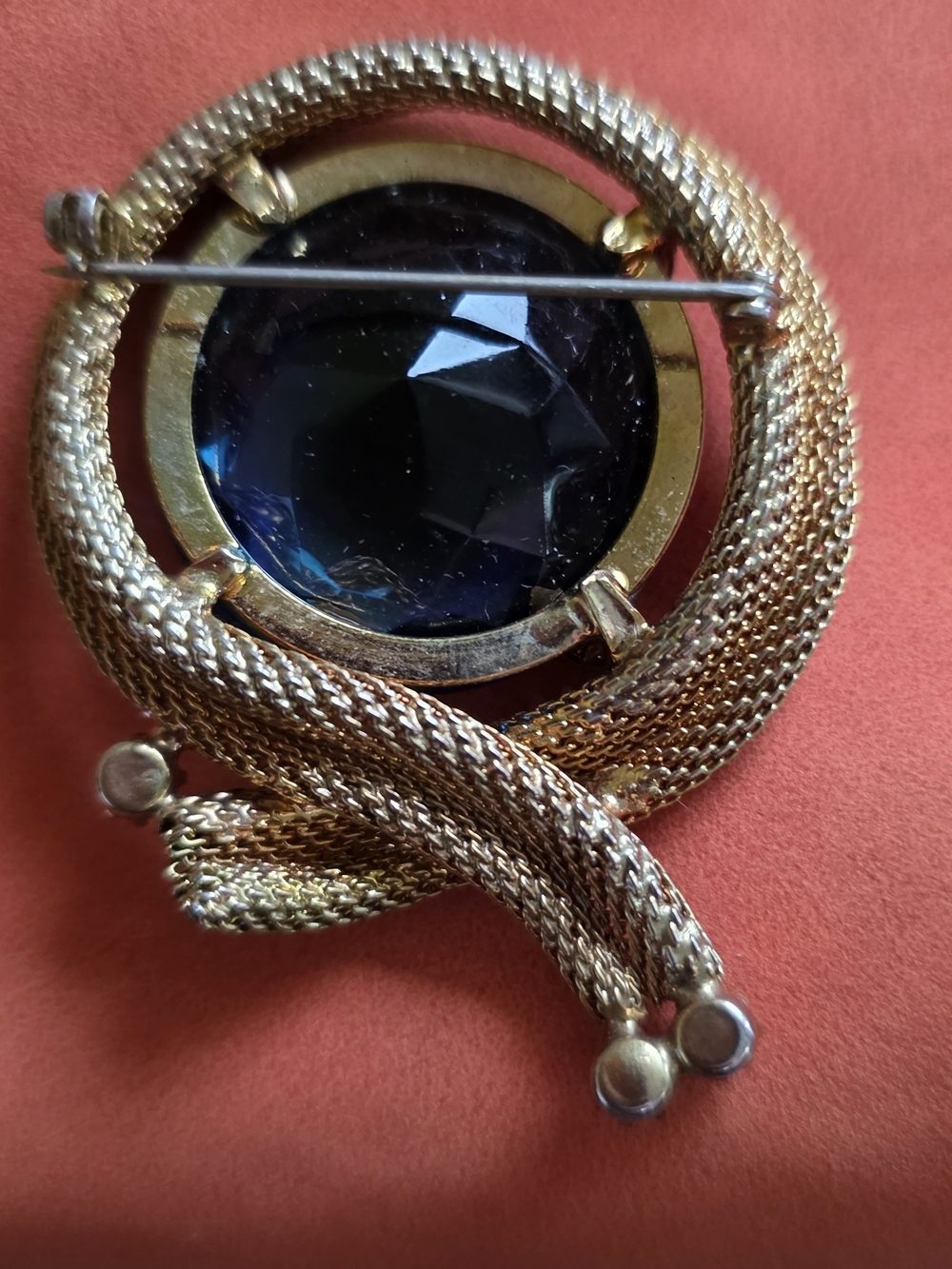 Gold-Tone Brooch with Deep Blue Stone *Vintage* 50's Or 60's